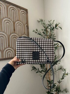 Beverly Hills Polo Club Black and White Houndstooth Crossbody